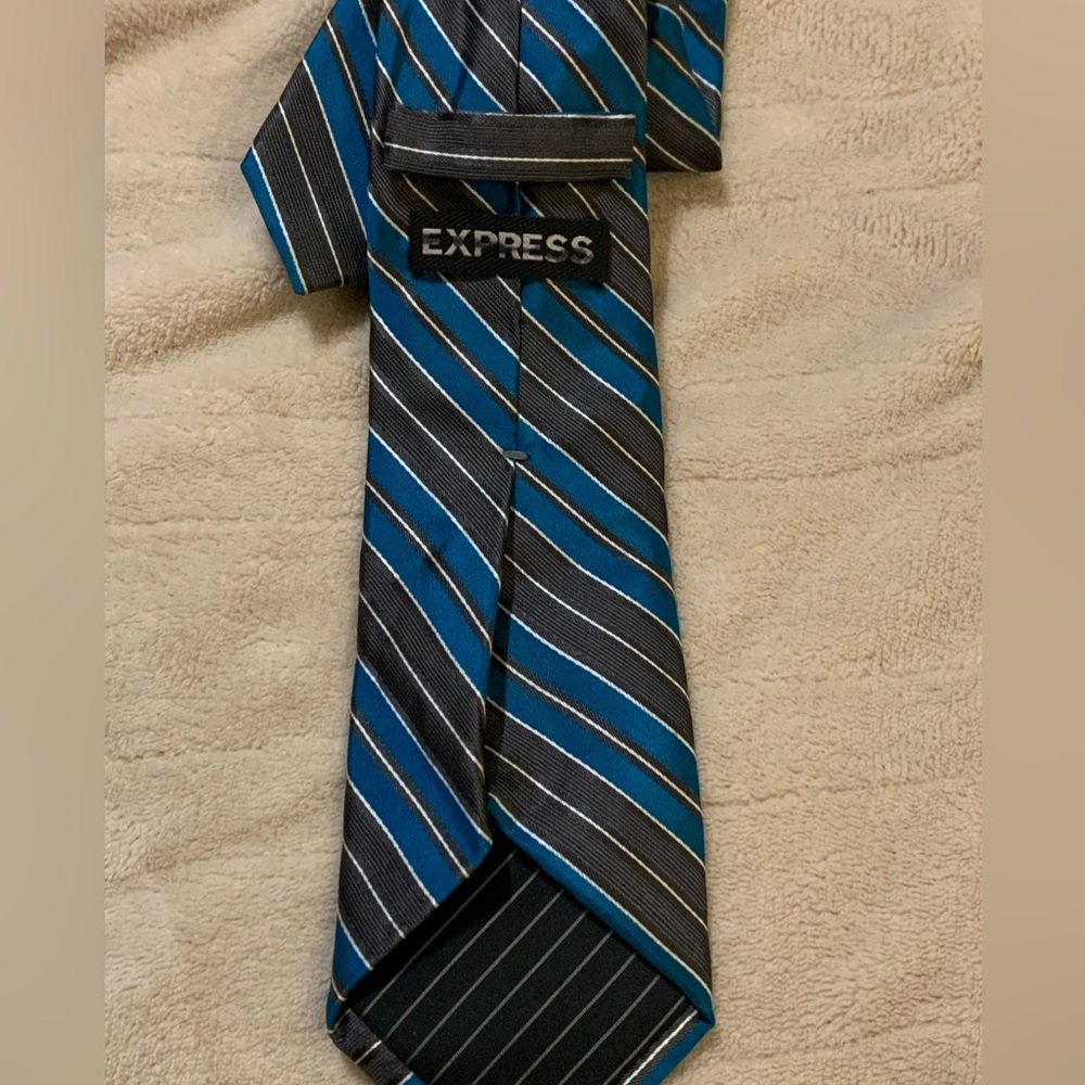 Express Tie - Picture 3 of 4